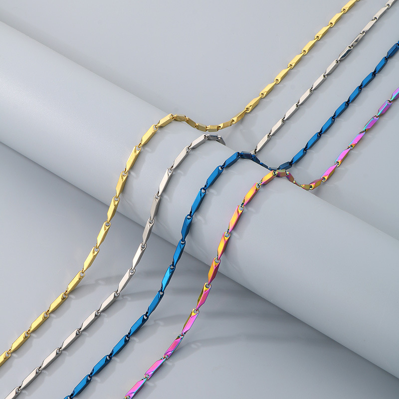 Twisted Bar Chain