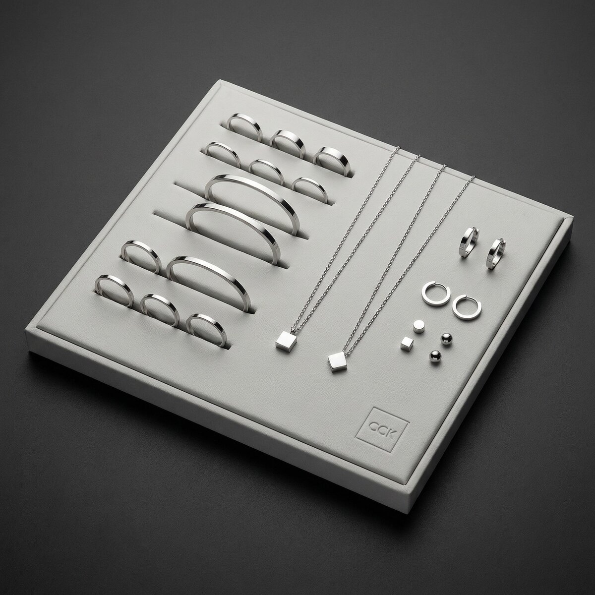 Minimalist Stack Set