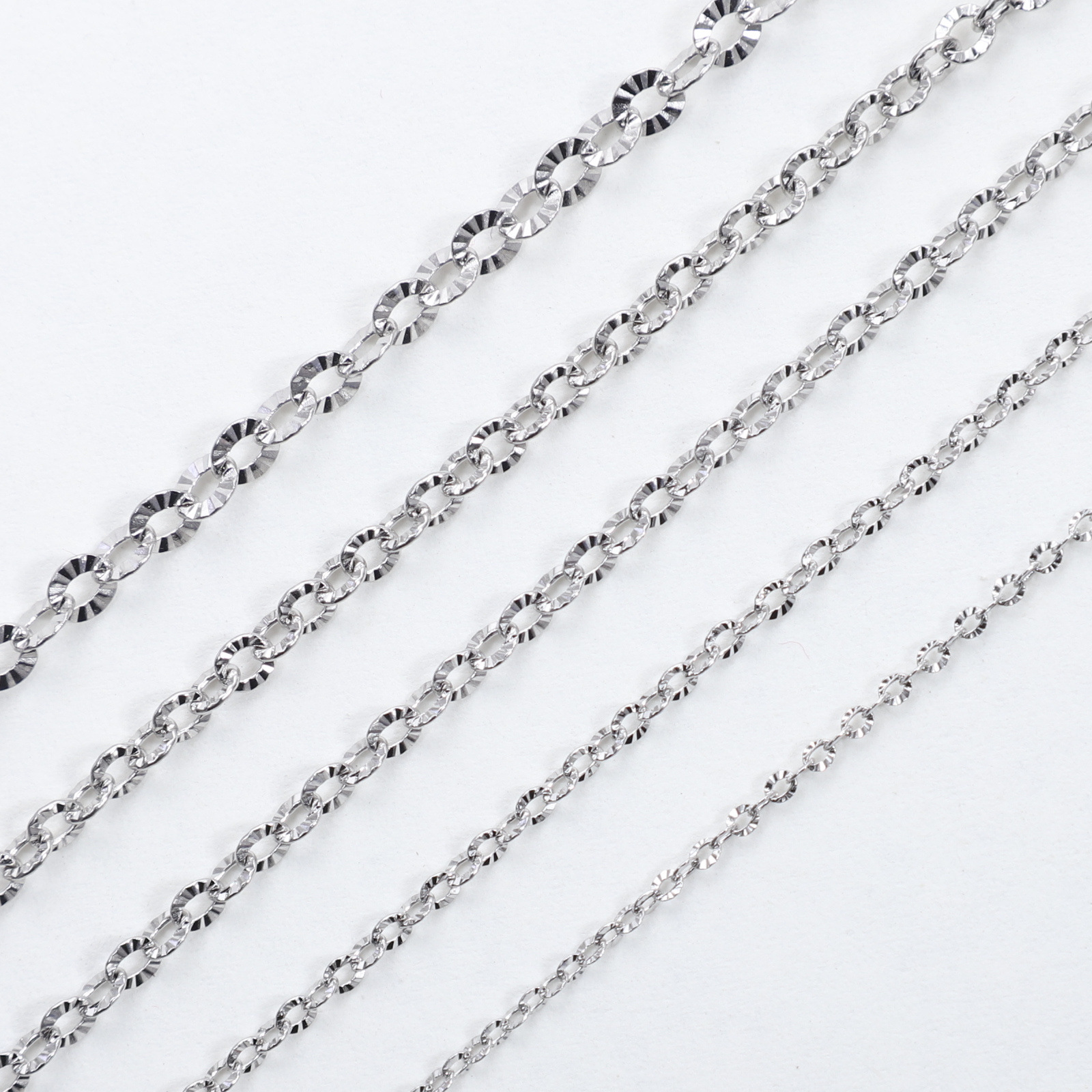 Embossed Cross Link Chain