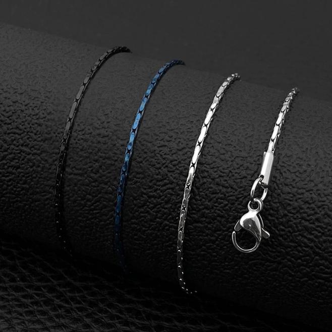 Hammered Square Cross Chain