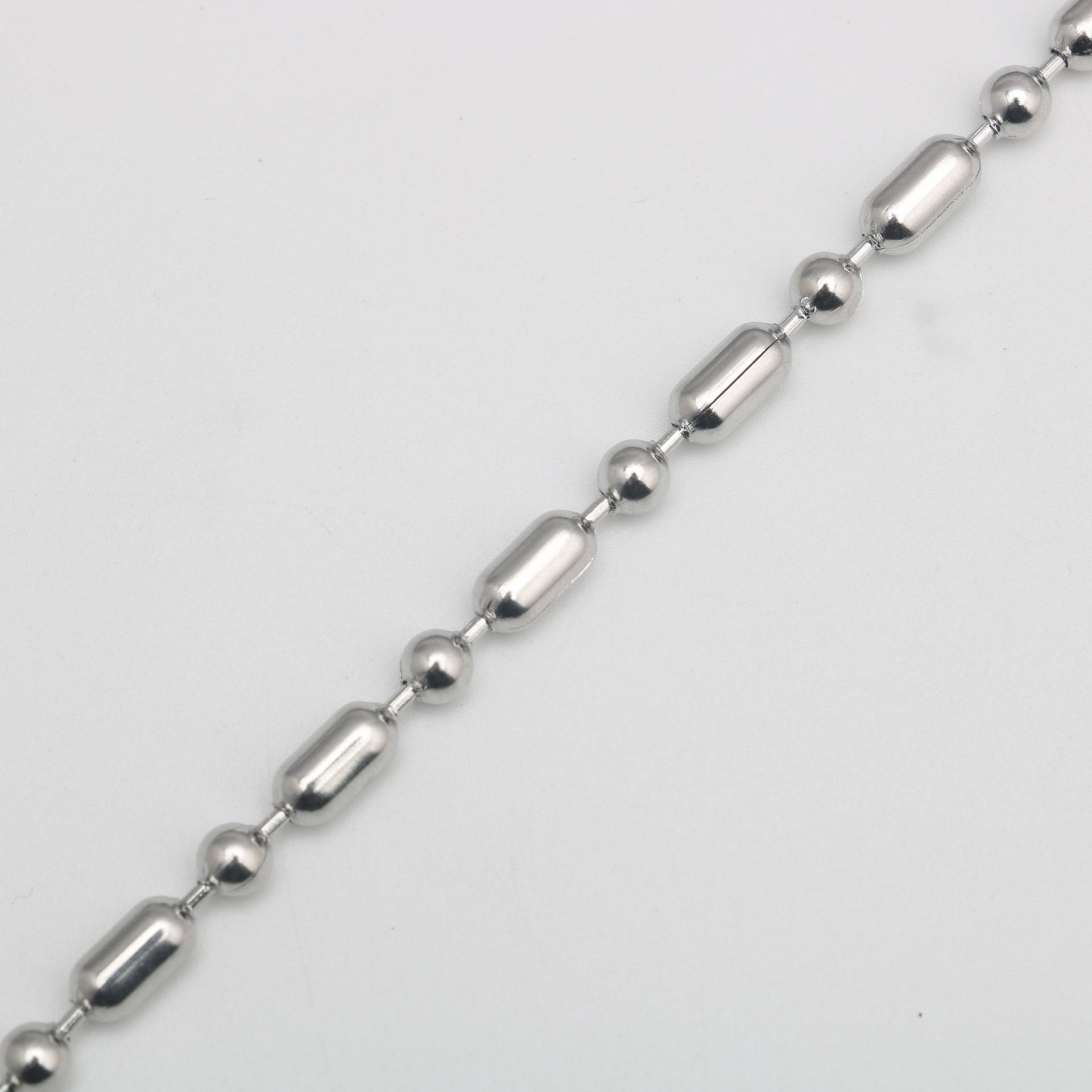 Long-Short Bead Chain