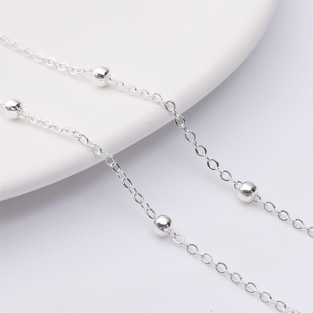 Plain Cross Link Chain with Single Bead